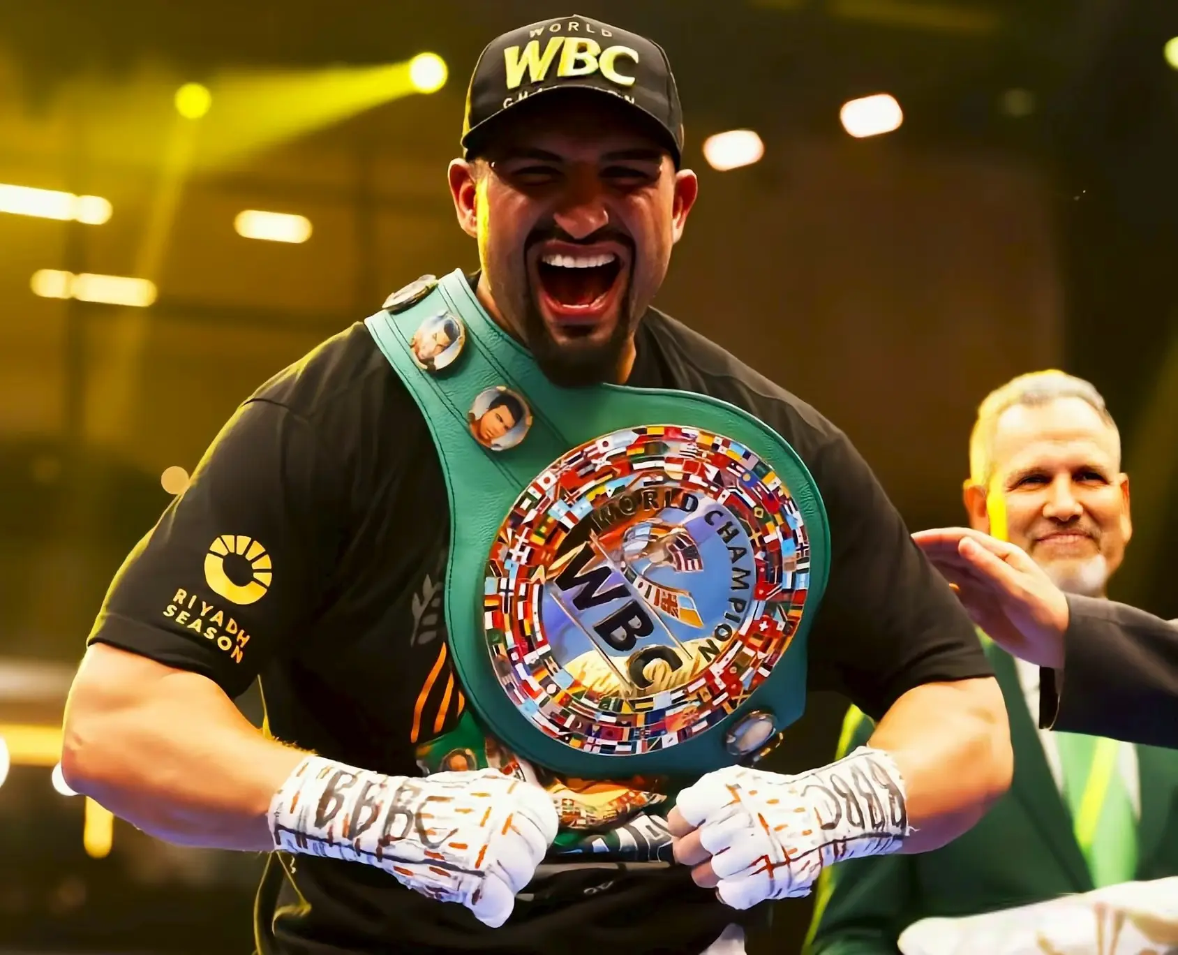 战胜的最有, 重量级冠军 战胜的最有, 重量级冠军