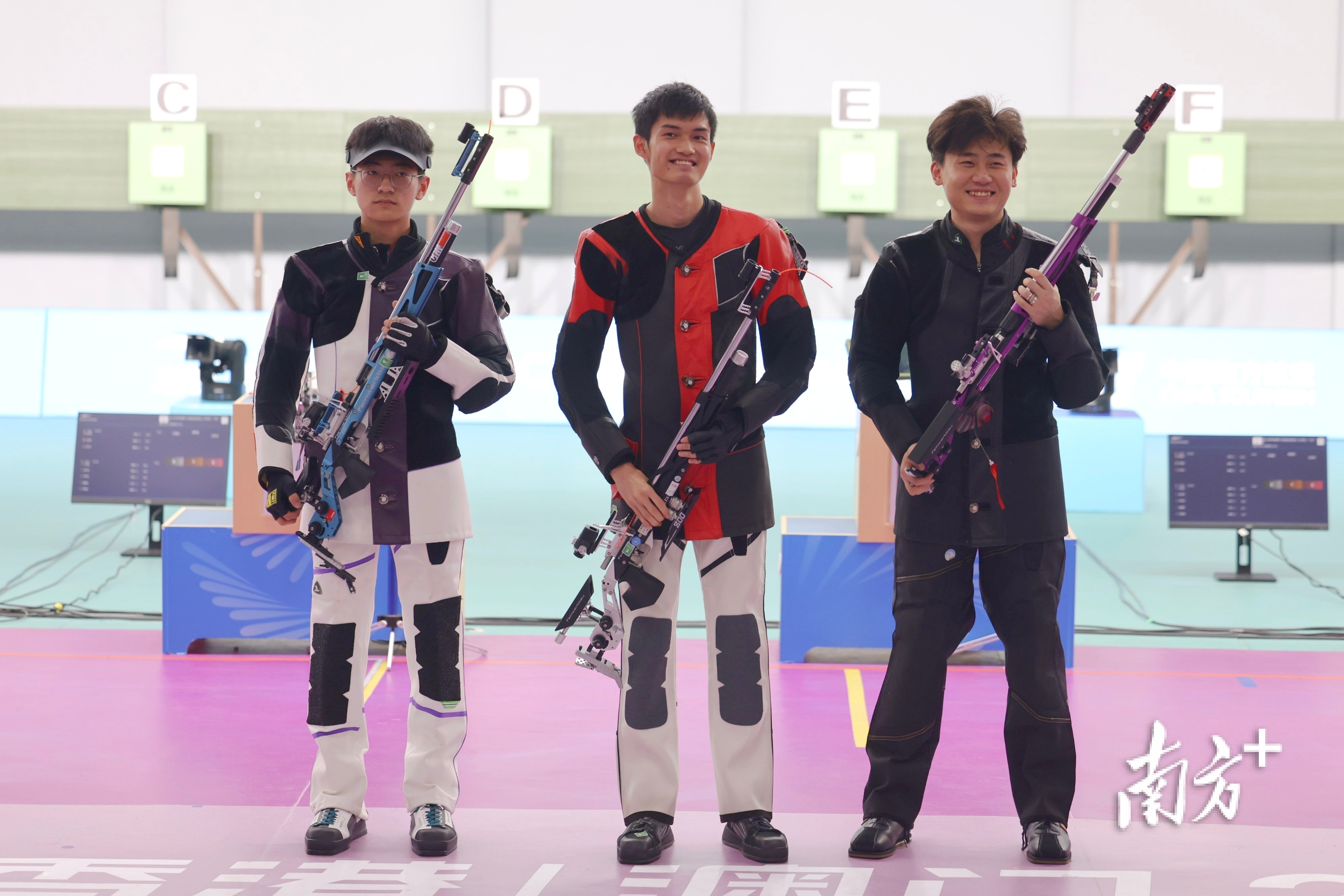 赛中, 米气步枪金, 米气步枪冠 赛中, 米气步枪金, 米气步枪冠