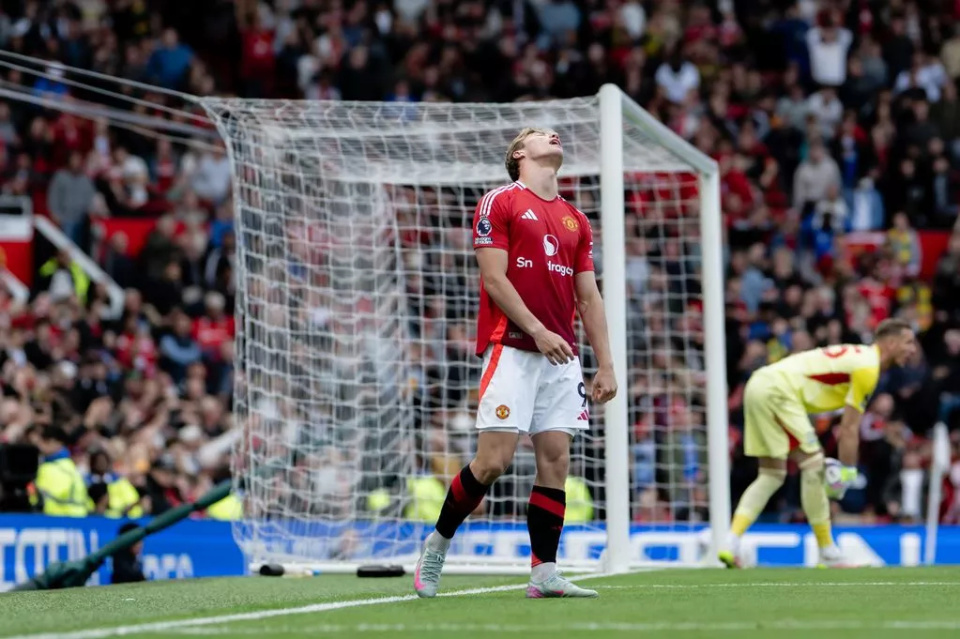 他现在是一, 表现出兴趣